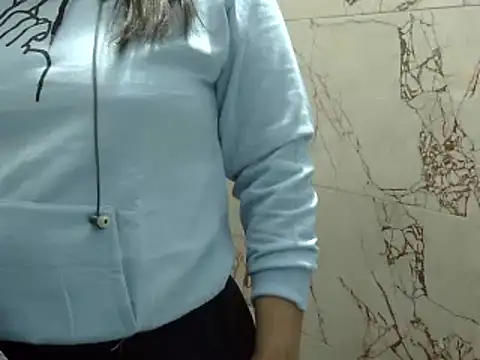 Snapshot of Housewife12 chatting on February 5, 2025, 1:54 pm Housewife12 online show from February 5, 2025, 1:54 pm