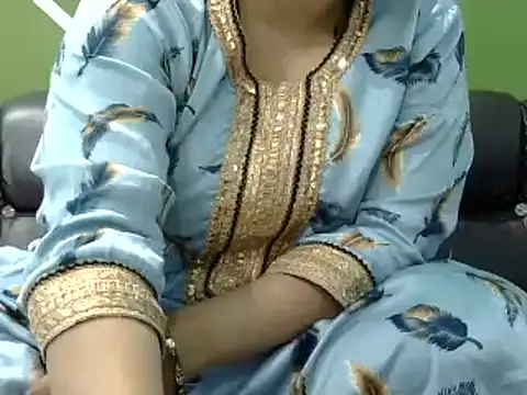 Snapshot of Housewife12 chatting on March 7, 2025, 4:11 pm Housewife12 online show from March 7, 2025, 4:11 pm