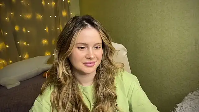 Snapshot of IlonaMurf chatting on January 10, 2025, 12:04 pm IlonaMurf online show from January 10, 2025, 12:04 pm