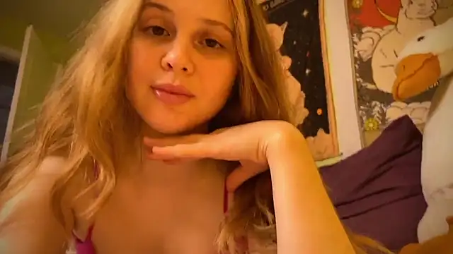 Snapshot of IlonaMurf chatting on March 22, 2025, 9:56 am IlonaMurf online show from March 22, 2025, 9:56 am