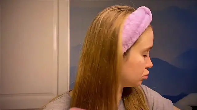 Snapshot of IlonaMurf chatting on October 27, 2025, 7:23 am IlonaMurf online show from October 27, 2025, 7:23 am