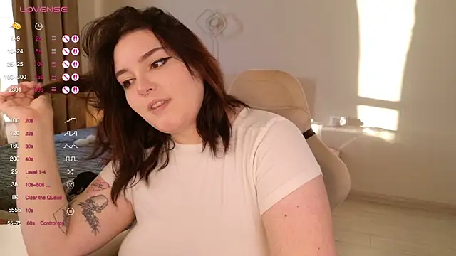 YumiYammy online show from June 17, 2026, 2:36 am