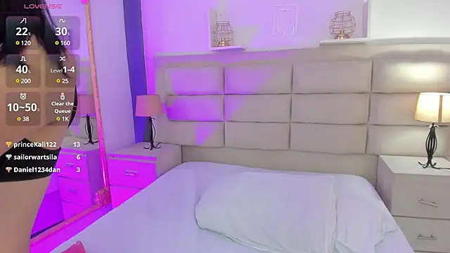 RoseCassie online show from February 17, 2025, 6:59 pm