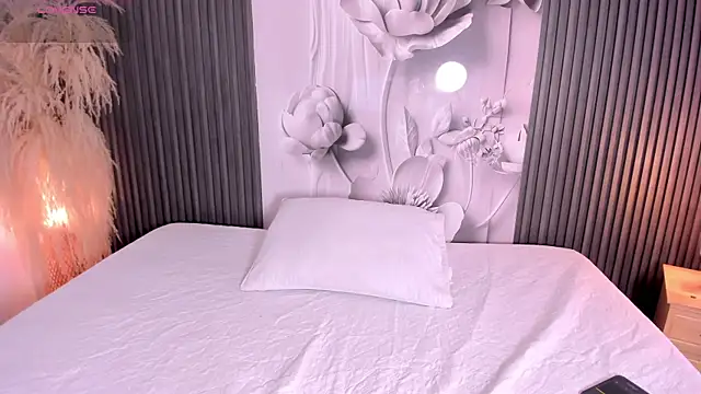 RoseCassie online show from July 9, 2026, 12:42 pm