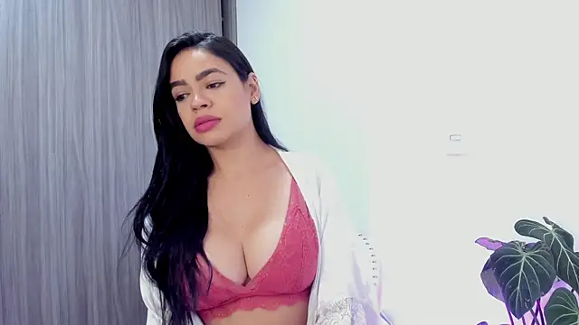 Sara Leblanc online show from February 25, 2025, 3:38 pm