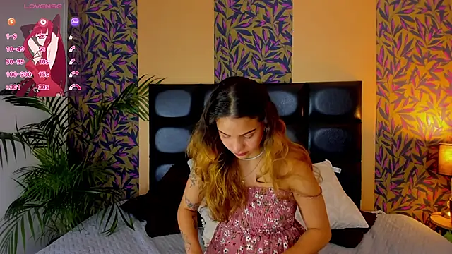 Snapshot of hinata_itachi chatting on March 8, 2025, 9:18 pm hinata itachi online show from March 8, 2025, 9:18 pm