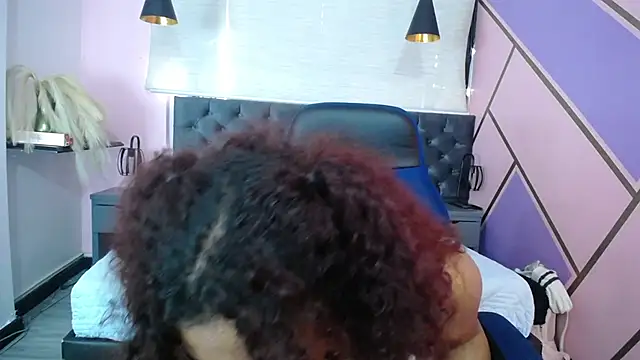 Snapshot of lauraltt chatting on January 27, 2025, 1:19 pm lauraltt online show from January 27, 2025, 1:19 pm