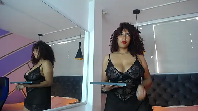 Snapshot of lauraltt chatting on January 31, 2025, 4:38 pm lauraltt online show from January 31, 2025, 4:38 pm