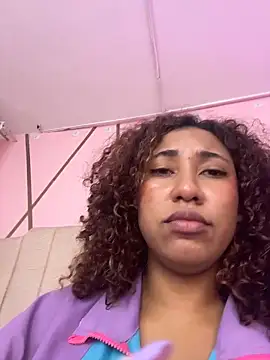 Snapshot of lauraltt chatting on November 19, 2025, 7:47 pm lauraltt online show from November 19, 2025, 7:47 pm