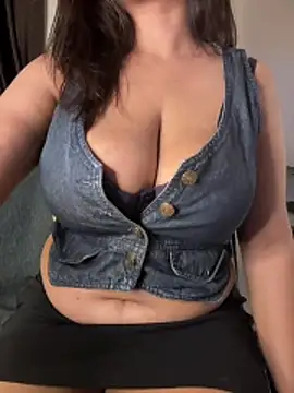 honeyboobies7249 online show from June 13, 2026, 4:05 pm