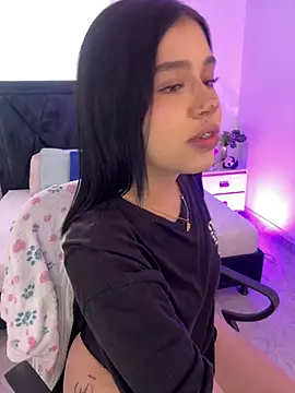 Snapshot of Lily_Woodz chatting on June 23, 2026, 7:12 pm Lily Woodz online show from June 23, 2026, 7:12 pm