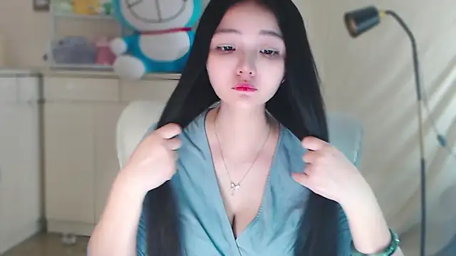 xiao-xiao-D online show from January 12, 2025, 5:34 am