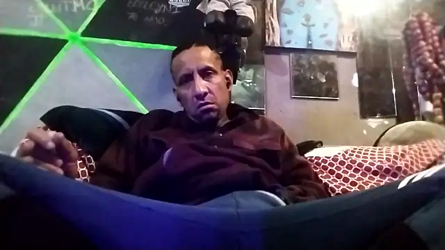 dulcedeseo13 online show from March 1, 2026, 4:20 pm