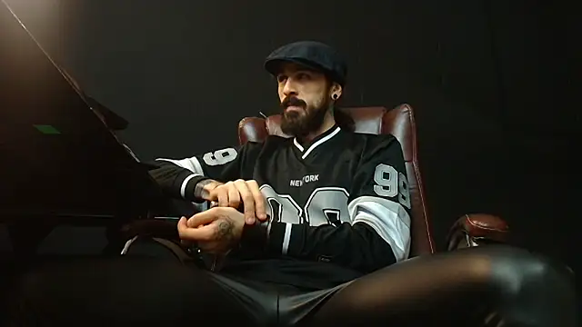 Snapshot of AxelColton chatting on January 7, 2025, 5:54 am AxelColton online show from January 7, 2025, 5:54 am