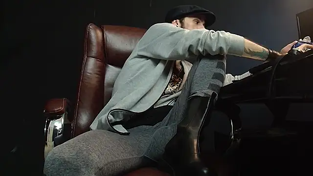 Snapshot of AxelColton chatting on January 12, 2025, 10:02 am AxelColton online show from January 12, 2025, 10:02 am