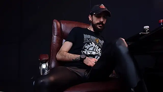 Snapshot of AxelColton chatting on January 20, 2025, 6:31 am AxelColton online show from January 20, 2025, 6:31 am