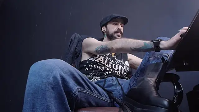 Snapshot of AxelColton chatting on February 5, 2025, 9:25 am AxelColton online show from February 5, 2025, 9:25 am