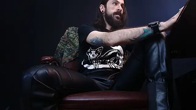 Snapshot of AxelColton chatting on February 21, 2025, 10:50 am AxelColton online show from February 21, 2025, 10:50 am