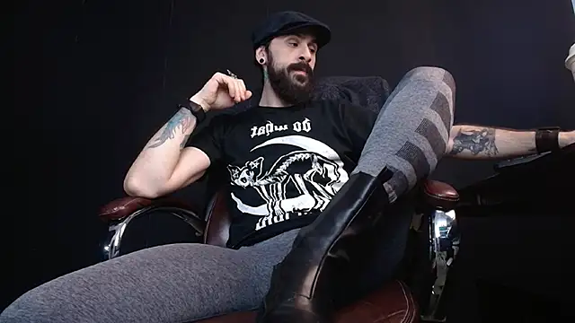 Snapshot of AxelColton chatting on February 25, 2025, 6:03 am AxelColton online show from February 25, 2025, 6:03 am