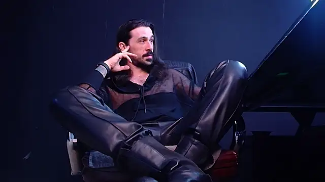 Snapshot of AxelColton chatting on October 16, 2025, 10:05 am AxelColton online show from October 16, 2025, 10:05 am