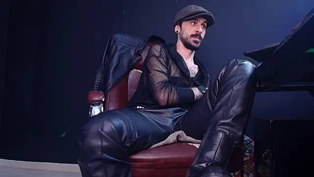 Snapshot of AxelColton chatting on October 21, 2025, 10:27 am AxelColton online show from October 21, 2025, 10:27 am