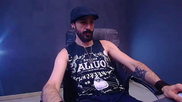 Snapshot of AxelColton chatting on November 23, 2025, 5:40 am AxelColton online show from November 23, 2025, 5:40 am