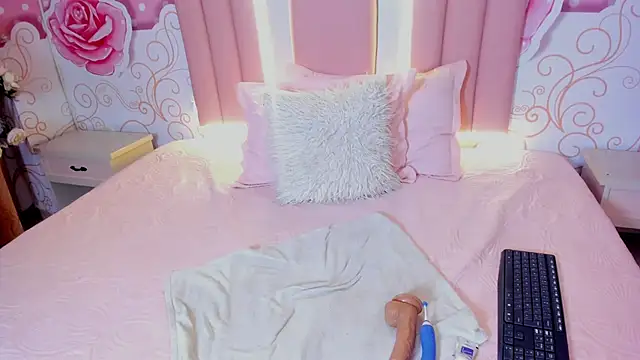 Snapshot of Lily_Martinez chatting on January 10, 2025, 11:39 pm Lily Martinez online show from January 10, 2025, 11:39 pm