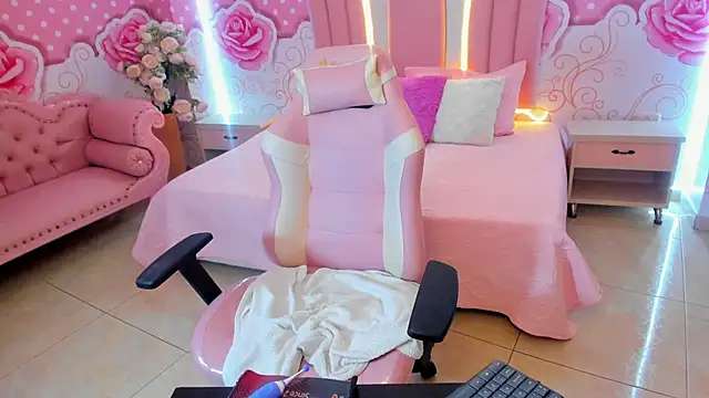 Snapshot of Lily_Martinez chatting on January 22, 2025, 2:26 am Lily Martinez online show from January 22, 2025, 2:26 am