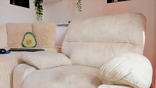 Alissonroses online show from February 26, 2025, 8:00 pm