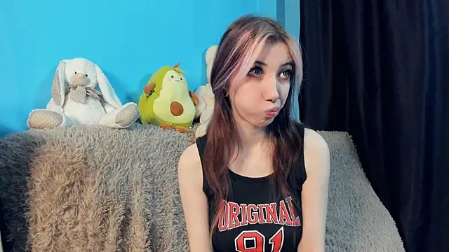 Snapshot of _Mindy_ chatting on December 27, 2024, 3:53 am Mindy online show from December 27, 2024, 3:53 am