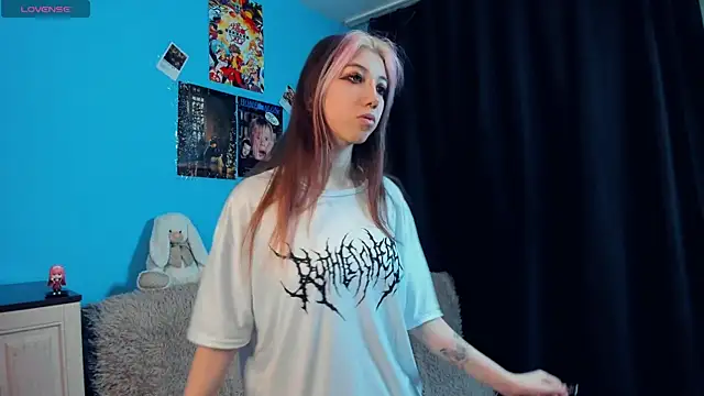 Snapshot of _Mindy_ chatting on January 10, 2025, 4:12 am Mindy online show from January 10, 2025, 4:12 am