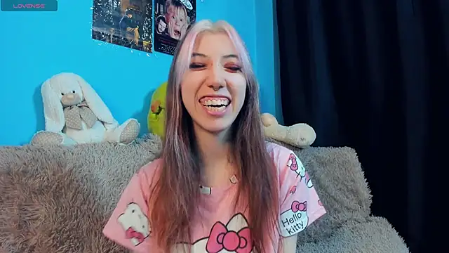 Snapshot of _Mindy_ chatting on January 11, 2025, 4:27 am Mindy online show from January 11, 2025, 4:27 am