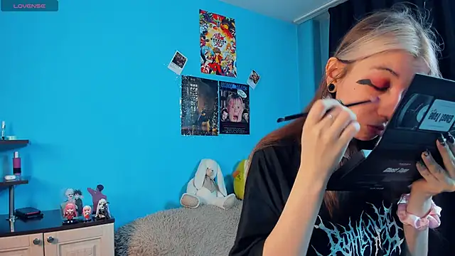 Snapshot of _Mindy_ chatting on February 18, 2025, 3:21 am Mindy online show from February 18, 2025, 3:21 am