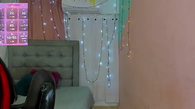 Snapshot of dani-lue chatting on December 22, 2024, 11:44 am dani-lue online show from December 22, 2024, 11:44 am