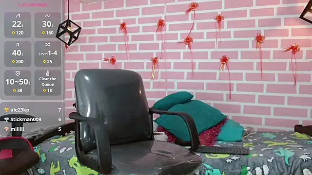 Snapshot of dani-lue chatting on February 16, 2025, 3:27 pm dani-lue online show from February 16, 2025, 3:27 pm