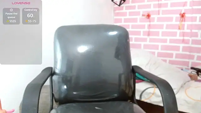 Snapshot of dani-lue chatting on March 15, 2025, 4:21 pm dani-lue online show from March 15, 2025, 4:21 pm