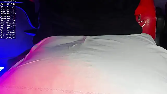 Snapshot of JhonyMiller_ chatting on September 28, 2025, 7:58 am JhonyMiller online show from September 28, 2025, 7:58 am