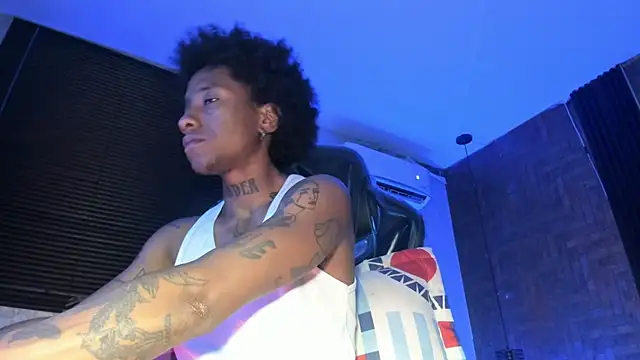 Snapshot of JhonyMiller_ chatting on October 2, 2025, 4:30 am JhonyMiller online show from October 2, 2025, 4:30 am