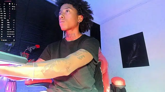 Snapshot of JhonyMiller_ chatting on October 12, 2025, 8:30 pm JhonyMiller online show from October 12, 2025, 8:30 pm