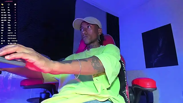 Snapshot of JhonyMiller_ chatting on October 29, 2025, 7:48 pm JhonyMiller online show from October 29, 2025, 7:48 pm