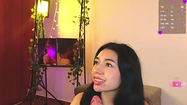 Snapshot of Sweet_Nyx chatting on February 10, 2025, 8:10 pm Sweet Nyx online show from February 10, 2025, 8:10 pm