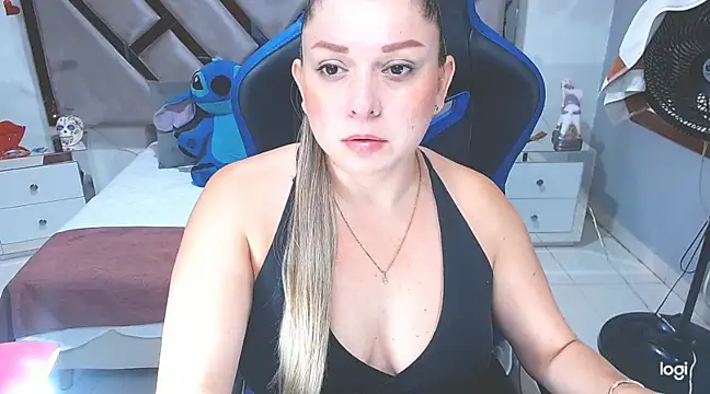 Snapshot of natalia5560 chatting on February 9, 2025, 1:35 pm natalia5560 online show from February 9, 2025, 1:35 pm