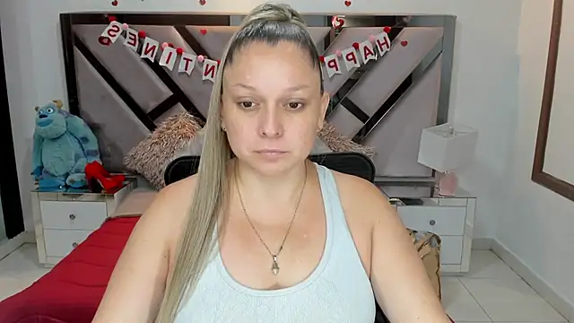 Snapshot of natalia5560 chatting on September 28, 2025, 1:49 pm natalia5560 online show from September 28, 2025, 1:49 pm