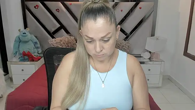 Snapshot of natalia5560 chatting on November 8, 2025, 1:44 pm natalia5560 online show from November 8, 2025, 1:44 pm