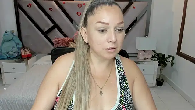 Snapshot of natalia5560 chatting on November 24, 2025, 1:33 pm natalia5560 online show from November 24, 2025, 1:33 pm