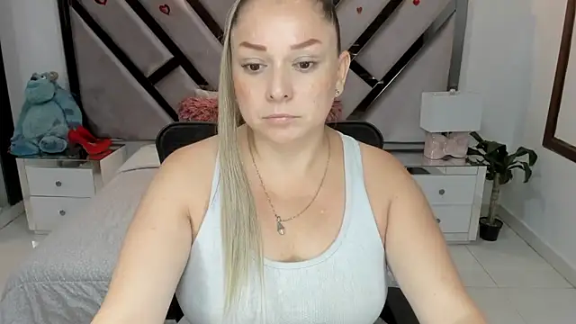 Snapshot of natalia5560 chatting on November 25, 2025, 1:33 pm natalia5560 online show from November 25, 2025, 1:33 pm