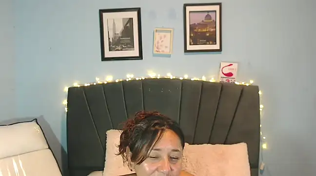 Snapshot of AngelRouss chatting on January 24, 2025, 11:26 am AngelRouss online show from January 24, 2025, 11:26 am