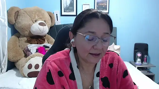 AngelRouss online show from April 25, 2026, 1:52 am