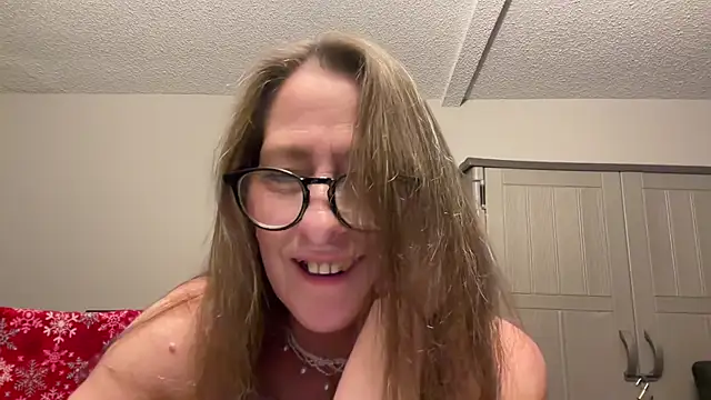 Snapshot of Keywest_Kate chatting on January 3, 2025, 2:43 am Keywest Kate online show from January 3, 2025, 2:43 am