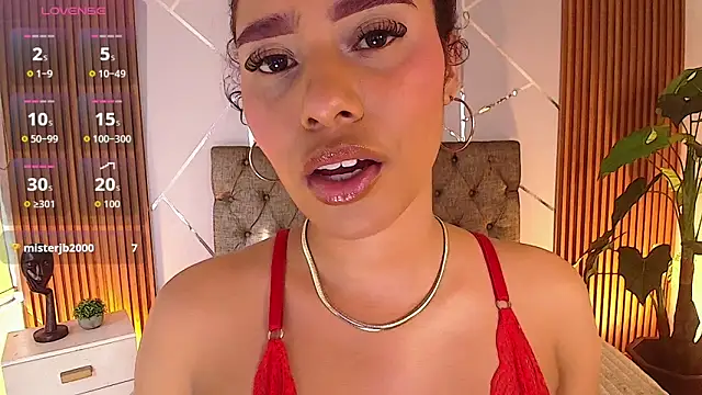 Snapshot of charlottee_white chatting on May 23, 2026, 8:24 pm charlottee white online show from May 23, 2026, 8:24 pm
